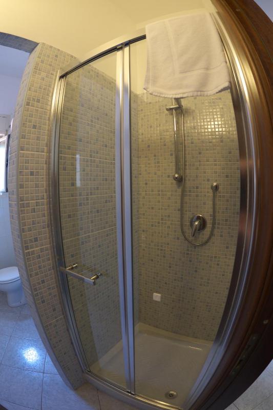 Deluxe Double Room with Shower image 3