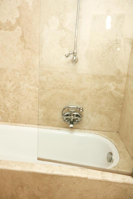 Triple Room image 4