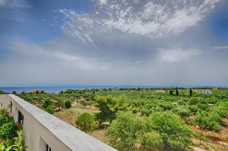Two-Bedroom Apartment with Sea View image 3