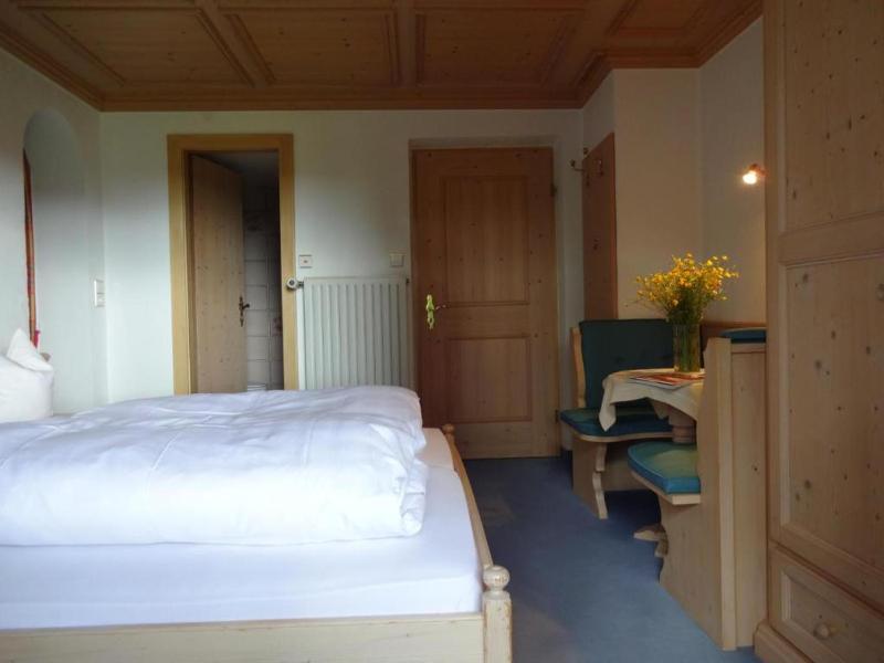 Double Room with Mountain View image 4