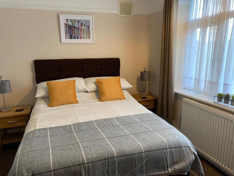 Double Room image 2