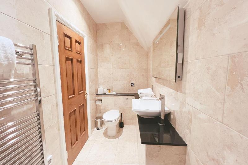 Superior Family Room with One Double Bed and One Single Bed image 2