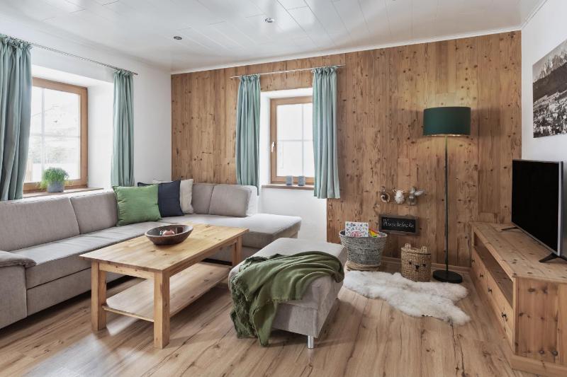 Exclusive Four-Bedroom Apartment image 1