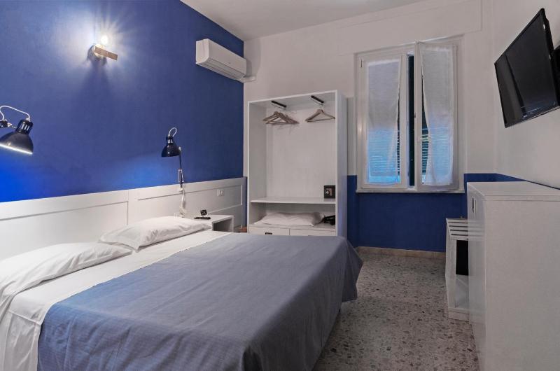 Standard Double Room image 1