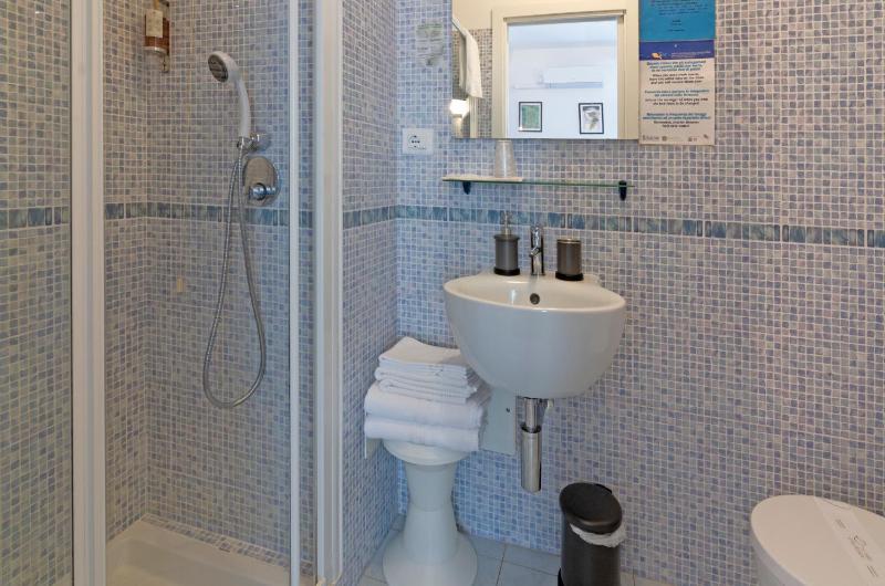 Triple Room image 4