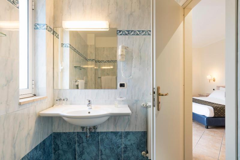 Triple Room image 2