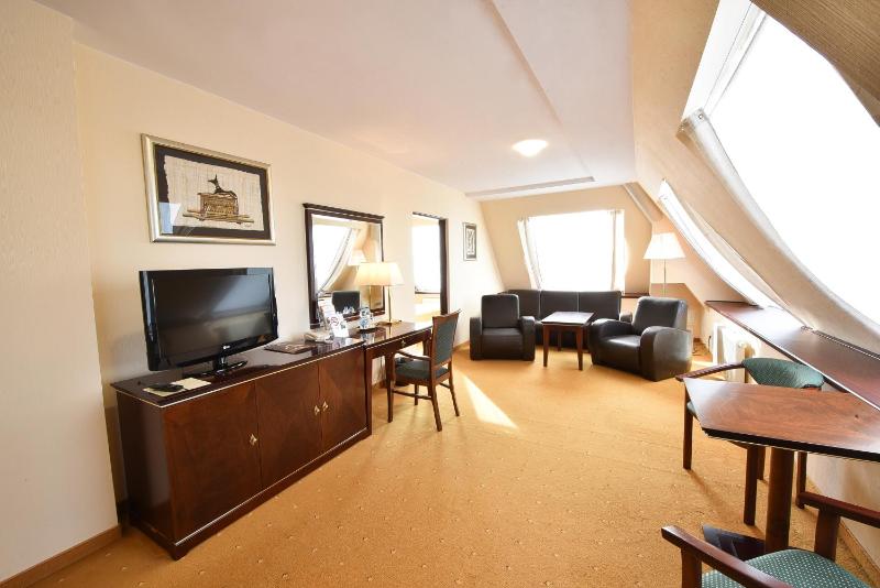 Junior Suite image 1