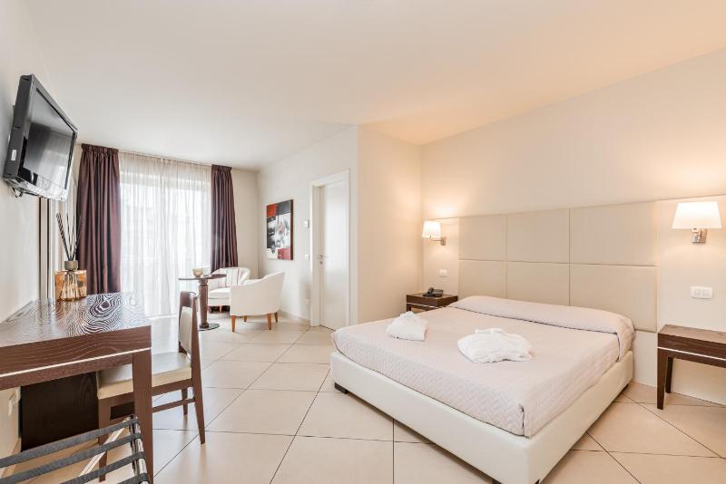 Double or Twin Room image 1