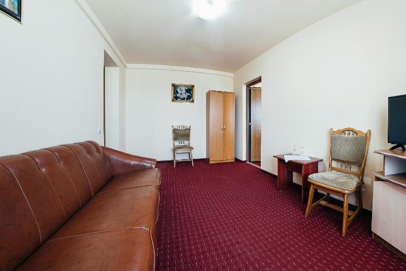 One-Bedroom Apartment image 4