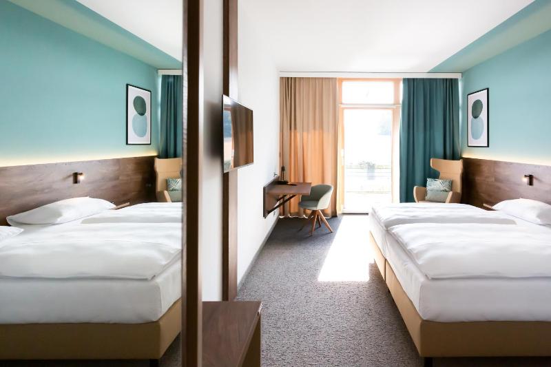 Superior Double Room and Thermal Bath Access image 2