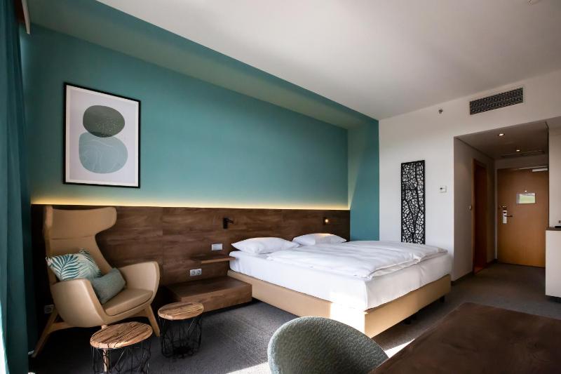 Superior Double Room and Thermal Bath Access image 4