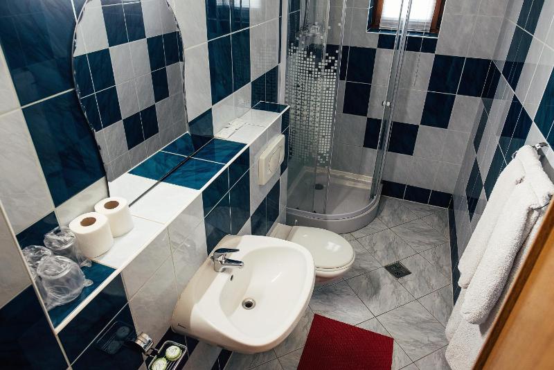 Triple Room image 3