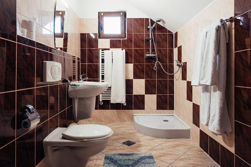 Twin Room image 3