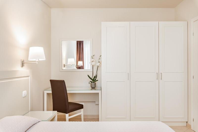 Triple Room image 4