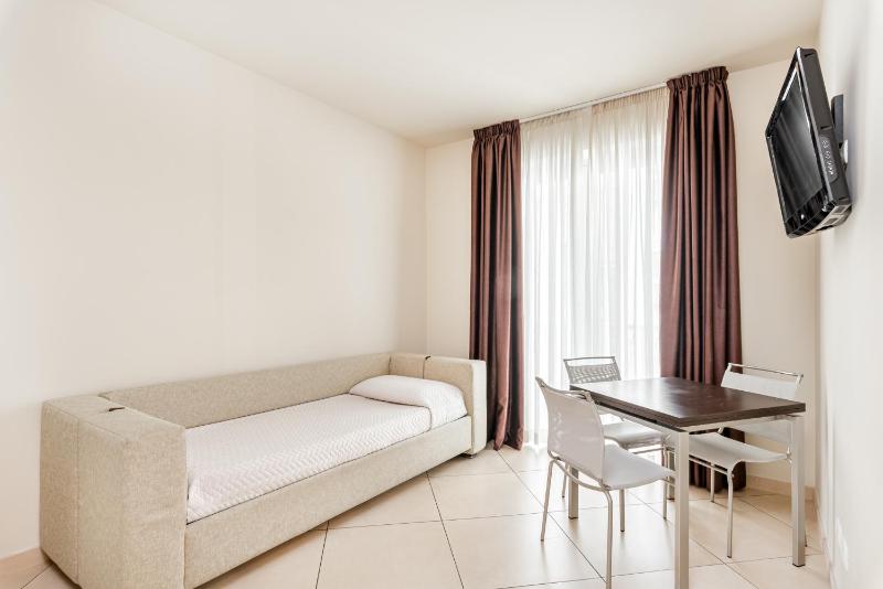 Triple Room image 3
