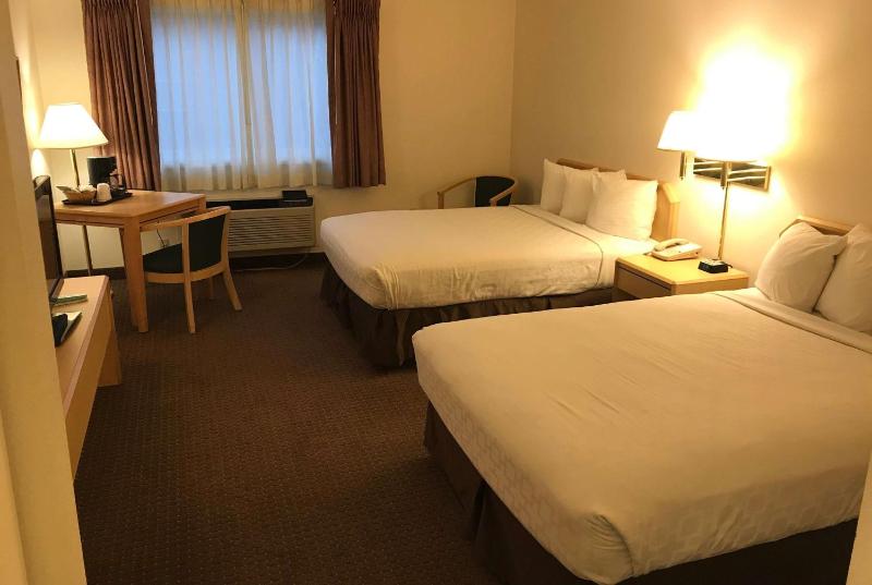 Double Room with Two Double Beds - Mobility Access/Non-Smoking image 2