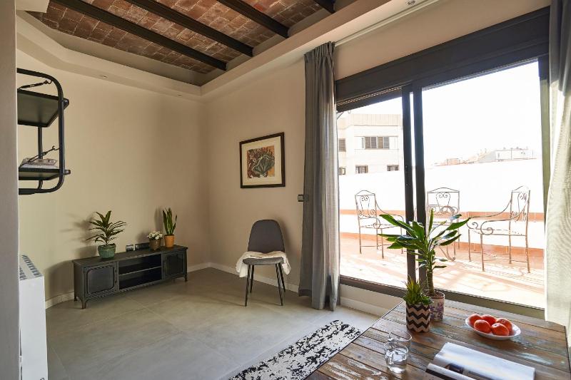 One-Bedroom Apartment image 1