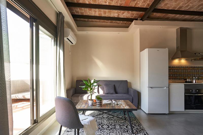 One-Bedroom Apartment image 4