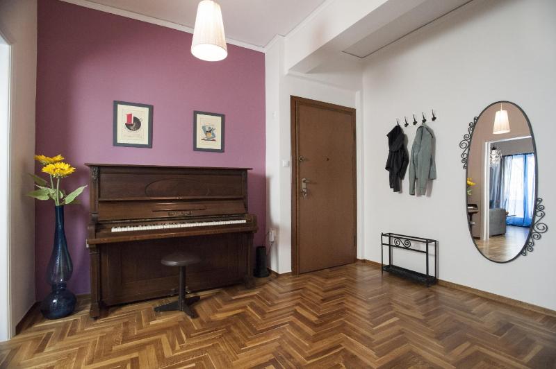 Modern-Vintage apartment by Acropolis museum - image 5