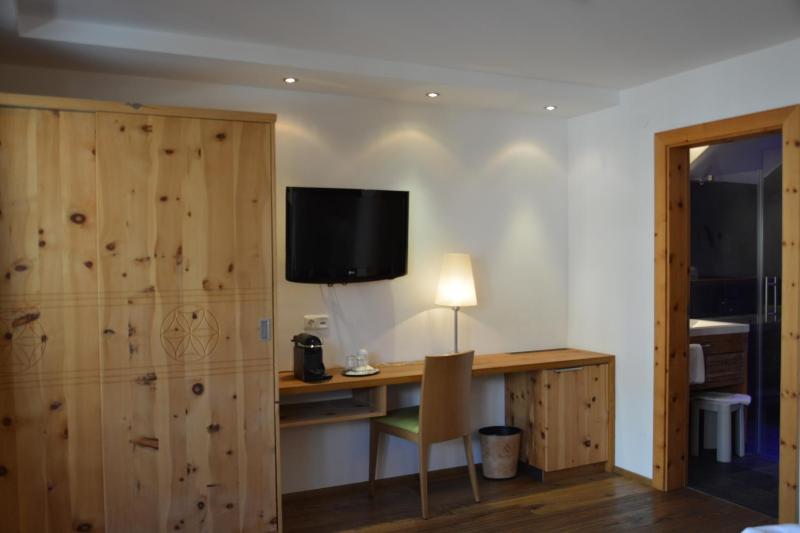 Superior Double Room image 4
