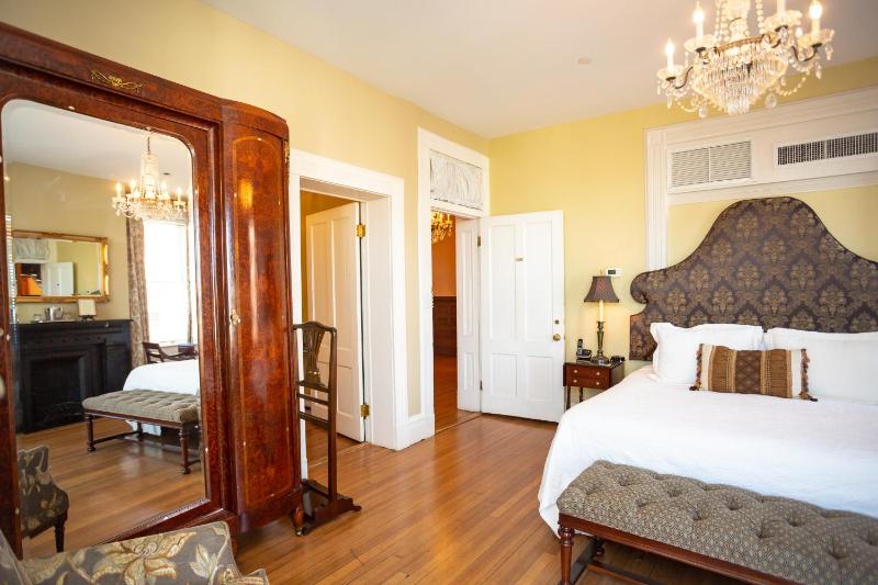 Kehoe House Historic Inns of Savannah Collection - image 13