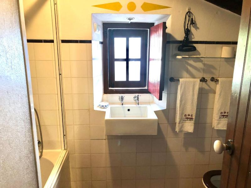 Two-Bedroom House image 3