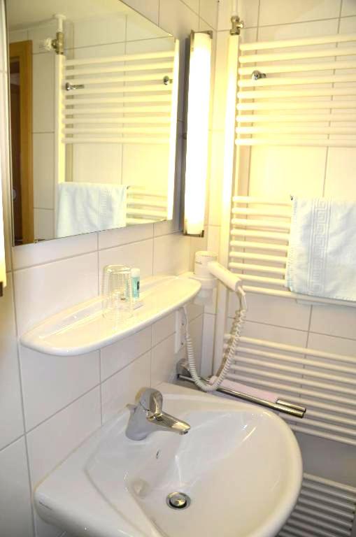 Single Room image 2