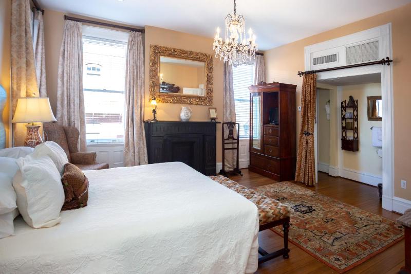 Kehoe House Historic Inns of Savannah Collection - image 47