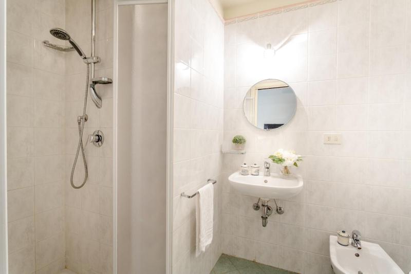 Casa Simonetta Modern and Antique Ground Floor Apartment inside the Walls of Lucca - image 11