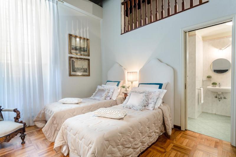Casa Simonetta Modern and Antique Ground Floor Apartment inside the Walls of Lucca - image 4