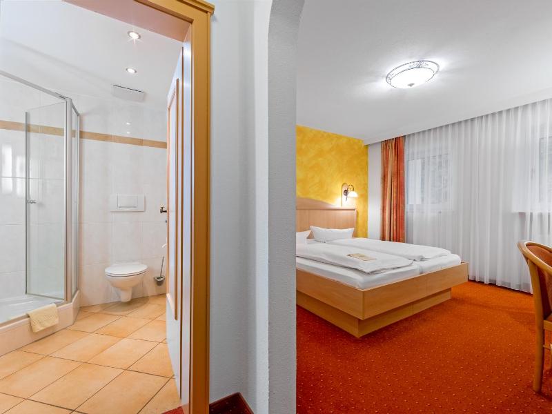 Double Room image 2