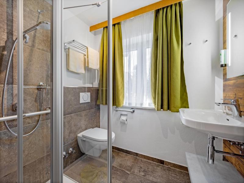 Single Room image 3