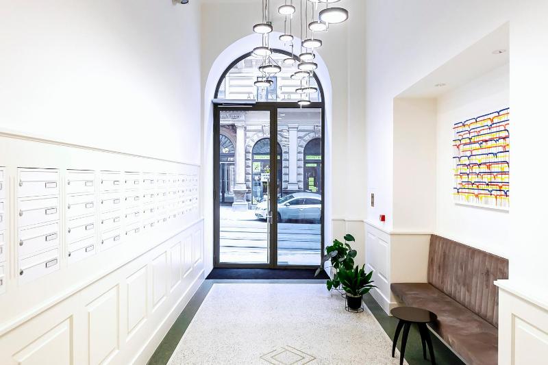 Luxury apartments in the city centre - image 14