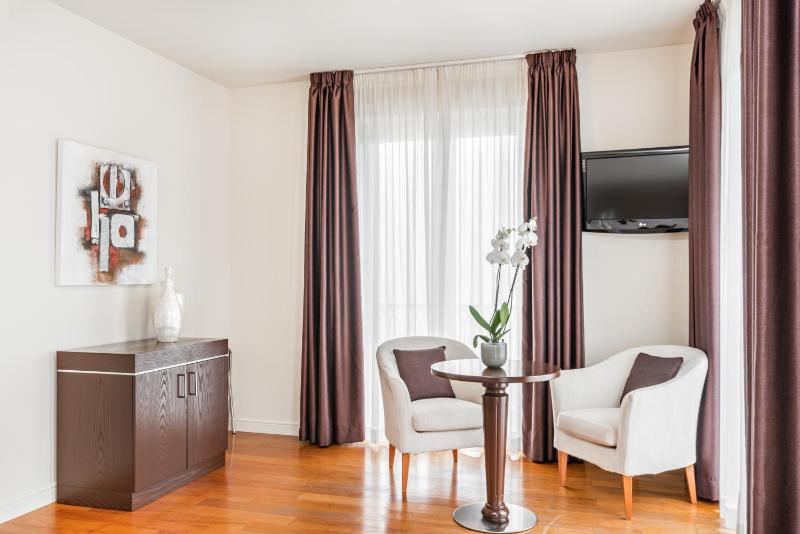 Superior Double or Twin Room image 4