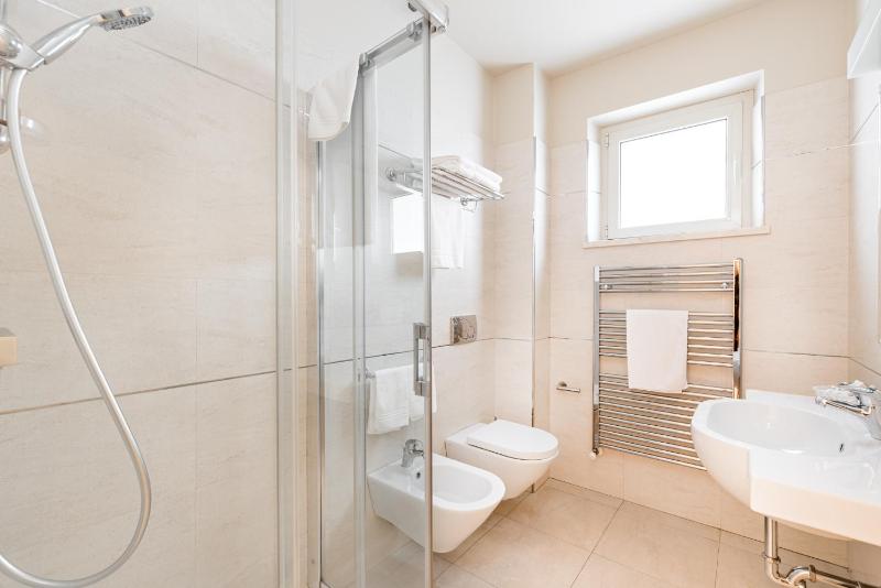 Triple Room image 2