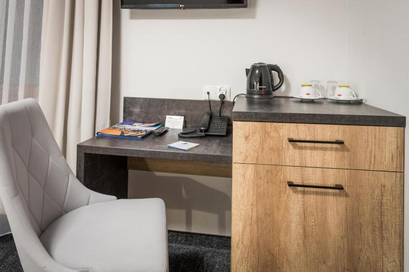 Single Room image 3