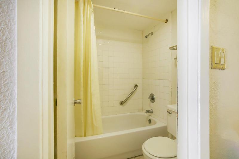 Double Room with Two Double Beds Smoking image 2