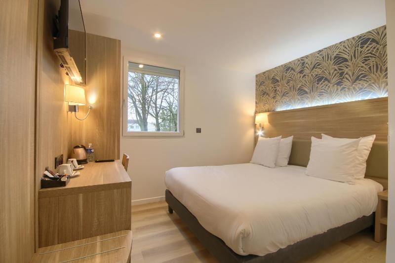 Classic Double Room image 1