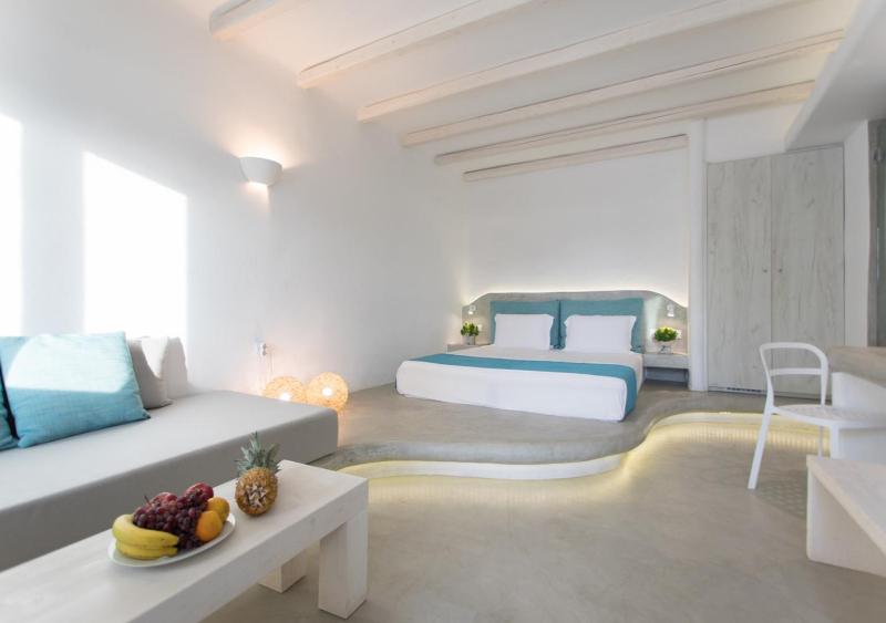Suite with Hot Tub image 1