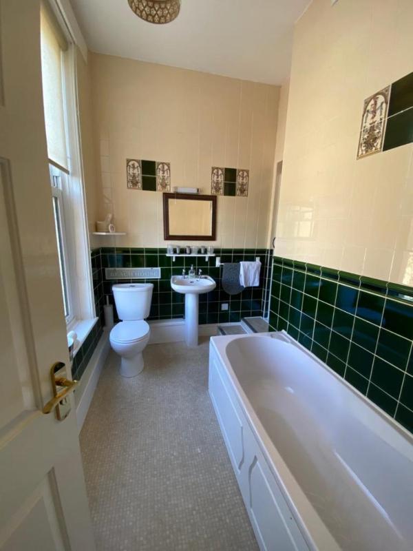 Buckingham Lodge Guest House - image 29