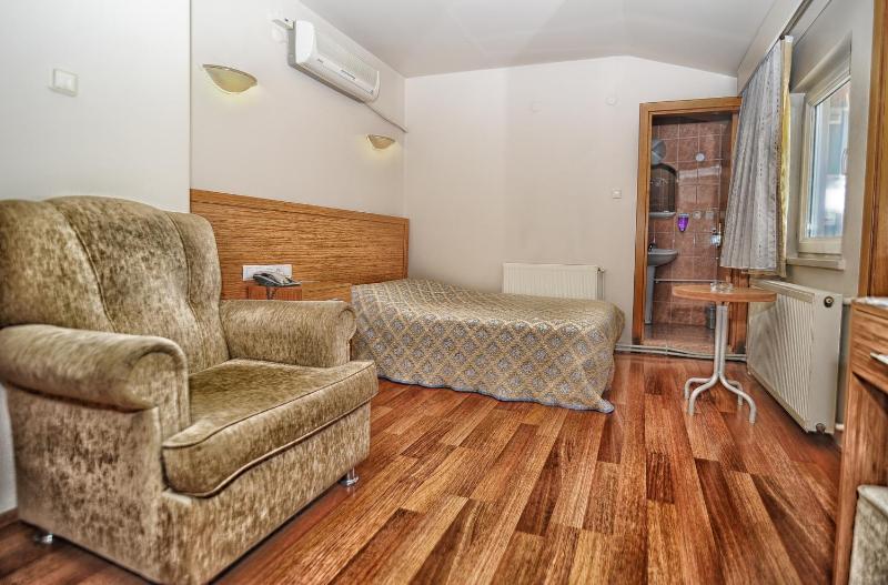 Single Room image 1