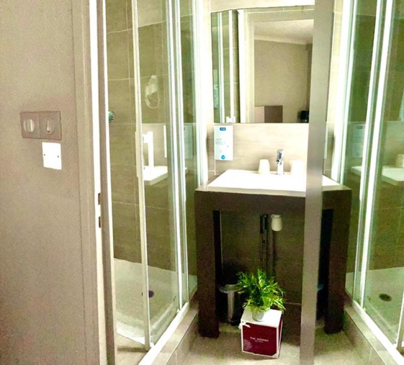 Double Room with 1 Double Bed image 4