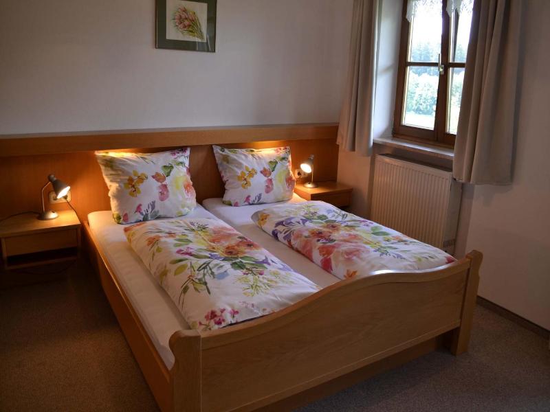 One-Bedroom Apartment image 4