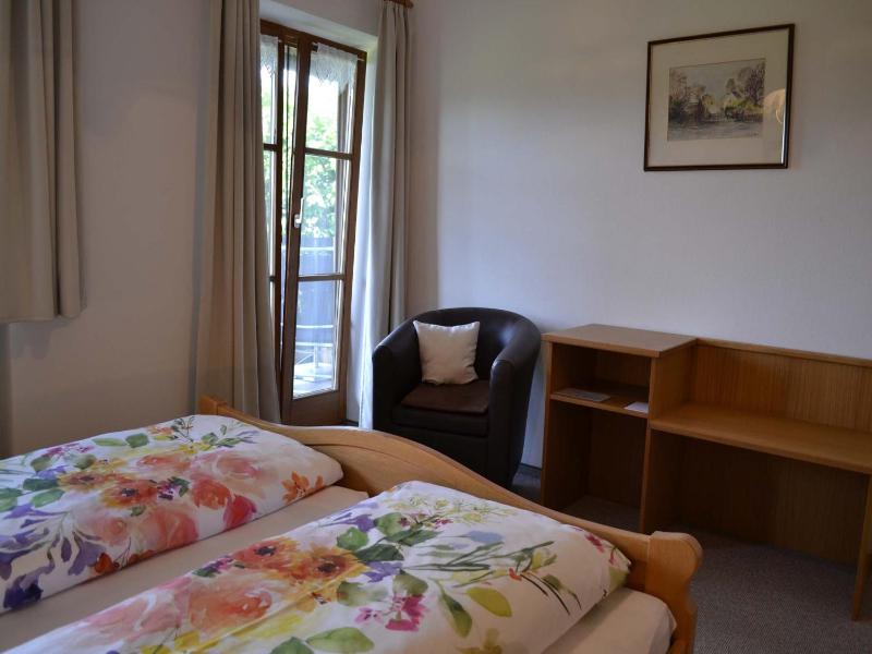 One-Bedroom Apartment image 2
