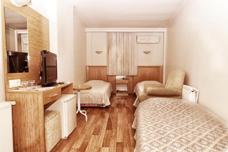 Triple Room image 1