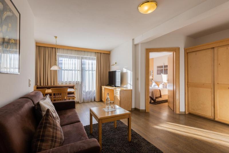 Two-Room Apartment with Balcony image 3