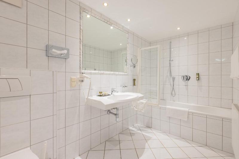 Comfort Double or Twin Room with Balcony image 1