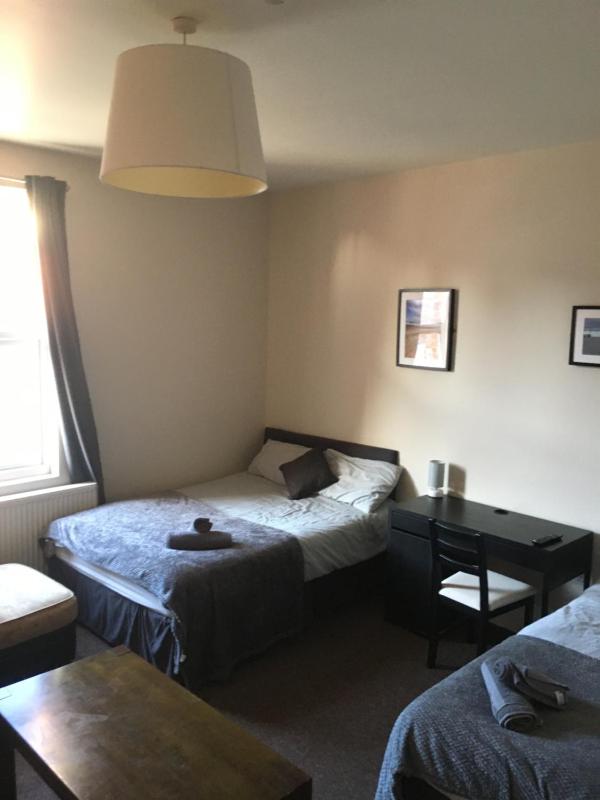 Family Room image 3