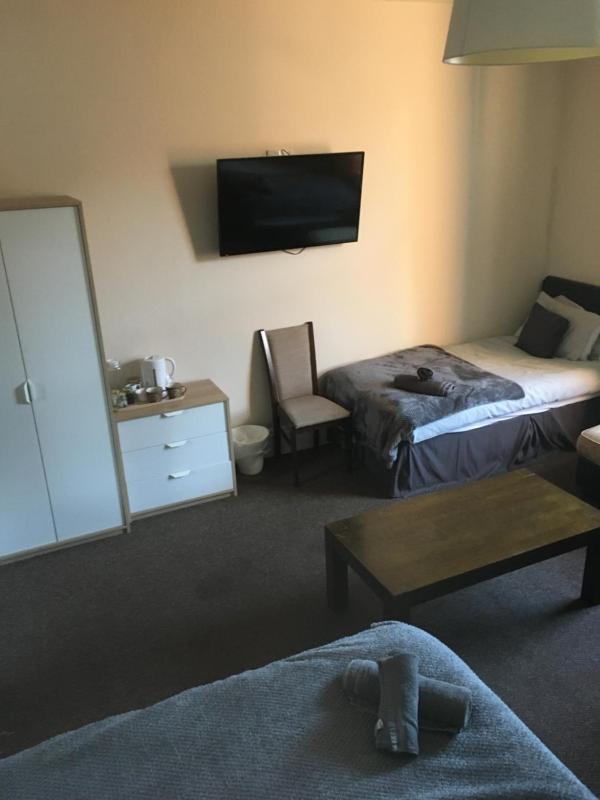 Family Room image 2