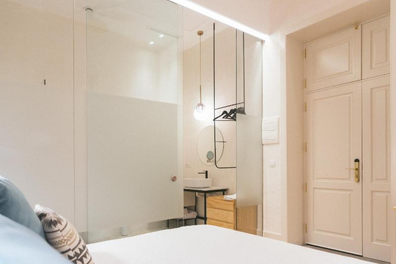 Comfort Economy Interior Room image 1